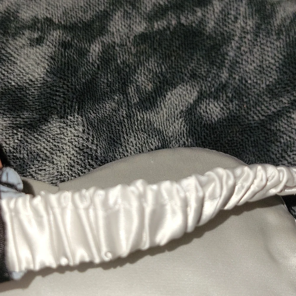 Satin night mask